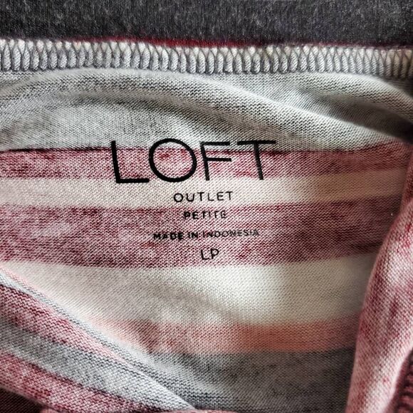 LOFT Outlet Petite Women’s Tank Top Size LP Striped Twist Front Red Gray Sleevel - Picture 4 of 6